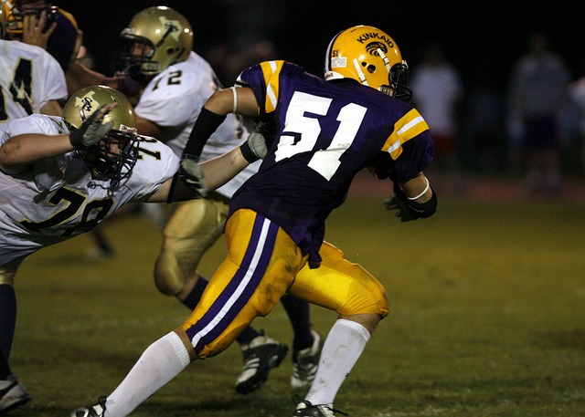 足協杯1／4決賽次回合上海海港0-0大連人 奧斯卡傷愈復出替補出場.