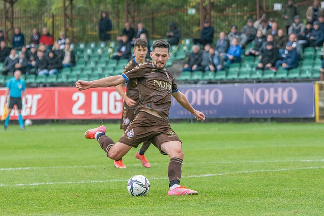 2亿中锋引爆联盟，公牛获利，勇士或重新构建阵容.